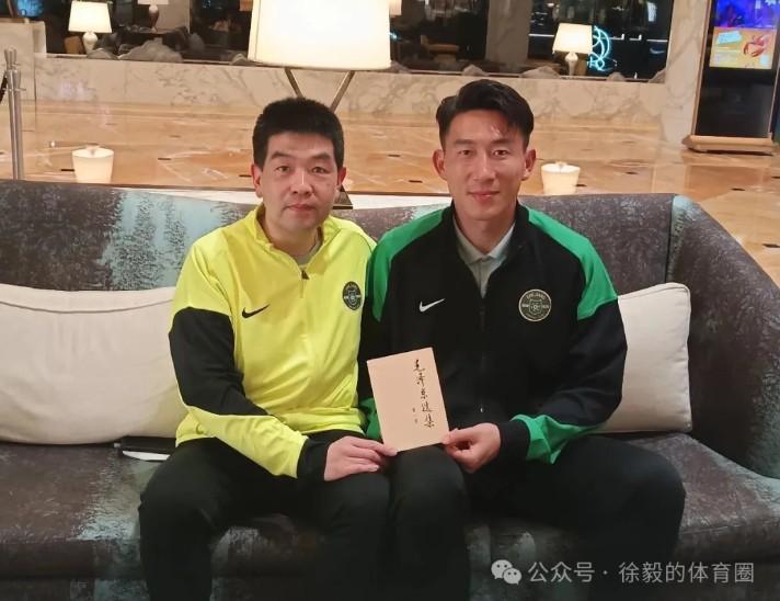 易胜博体育app下载-董春雨:《毛选》理念应贯彻我们的工作生活中,会有巨大帮助